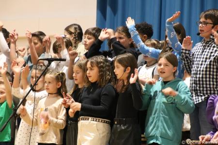 Otroci Osnovne šole Marije Vere Mi smo svet, mi smo otroci (19)